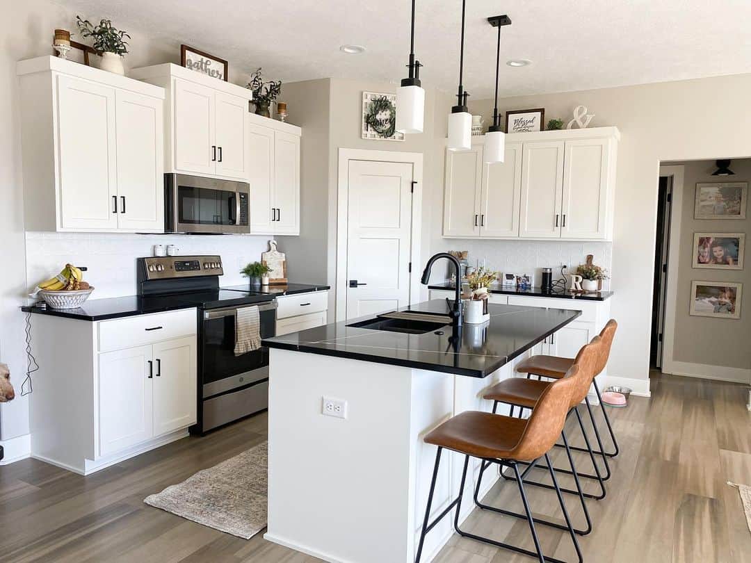 36 Charming Farmhouse Kitchen Island With Seating Options