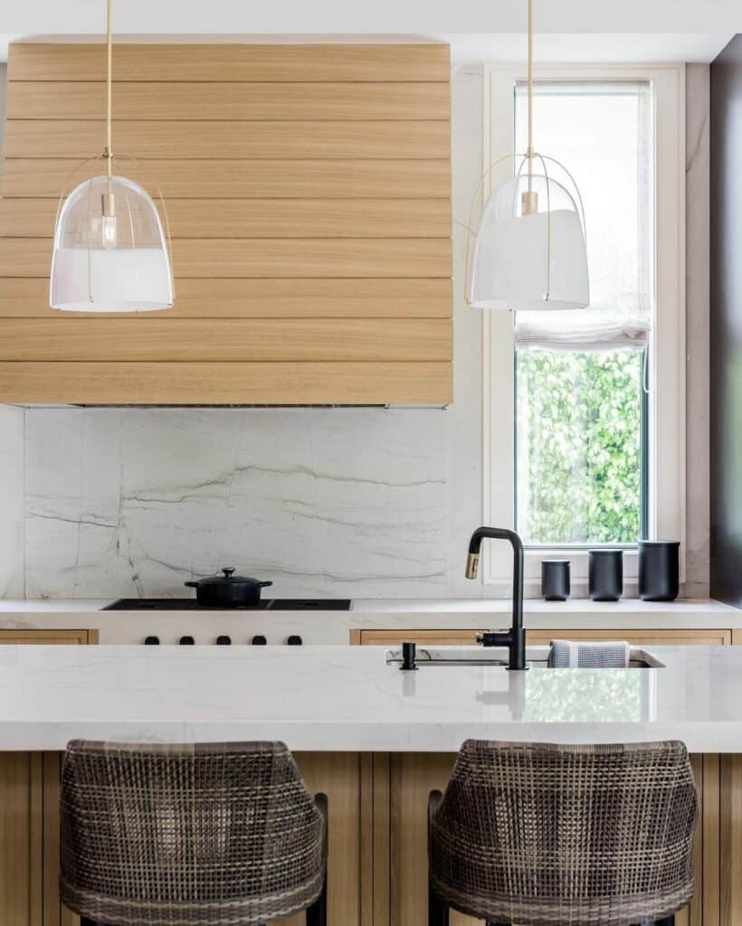 28 Wood Range Hood Ideas for an Engaging Kitchen