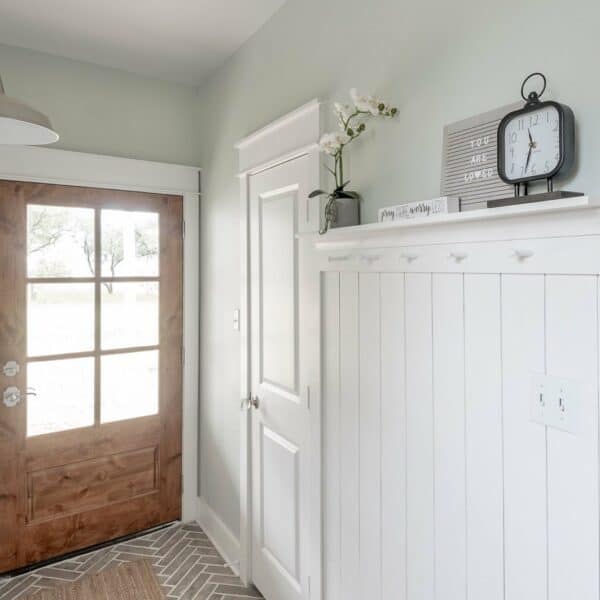 35 Door Trim Ideas to Put Your Entrance in Perspective