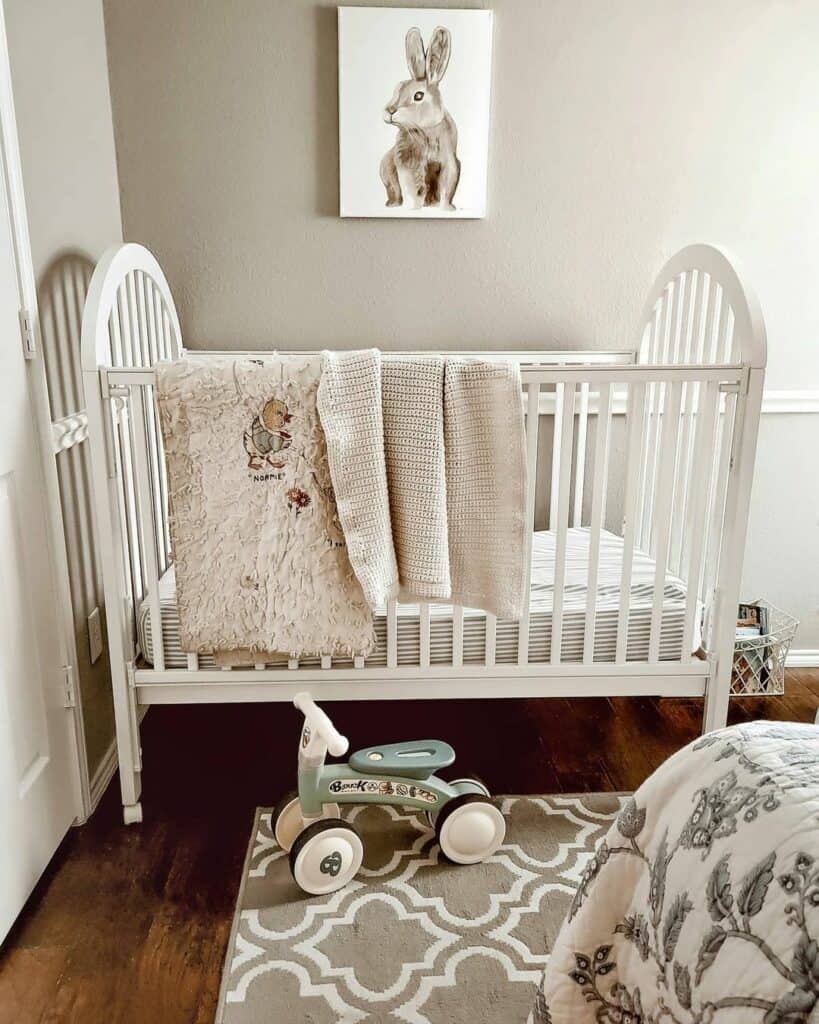 38 Stunning Chair Rail Ideas for a Beautiful Farmhouse Style