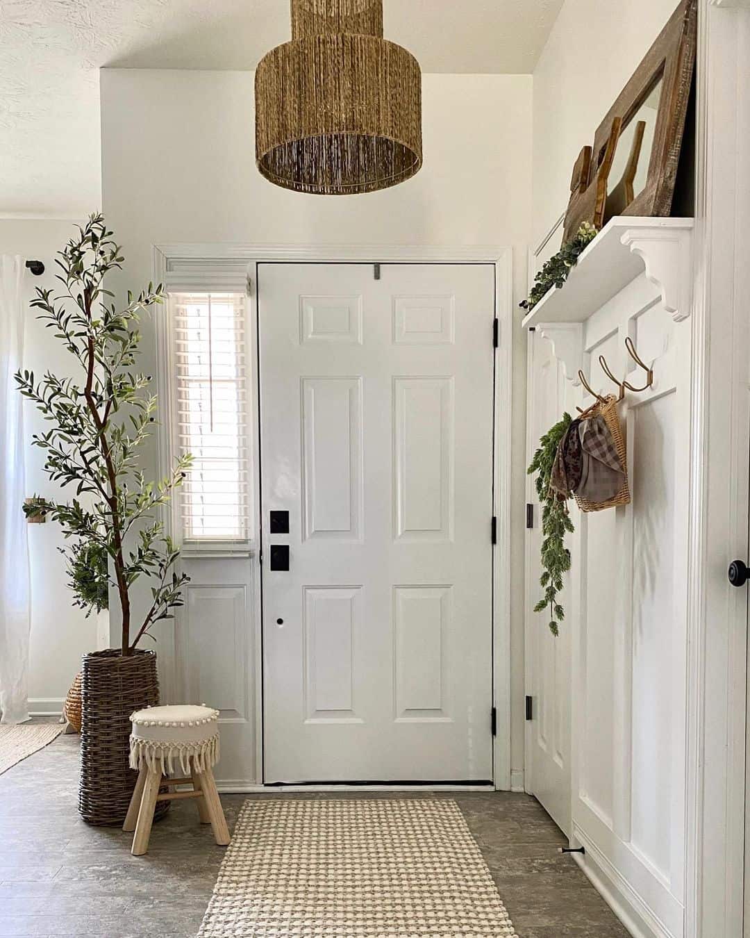 35 Front Door Trim Ideas For Your Entryway