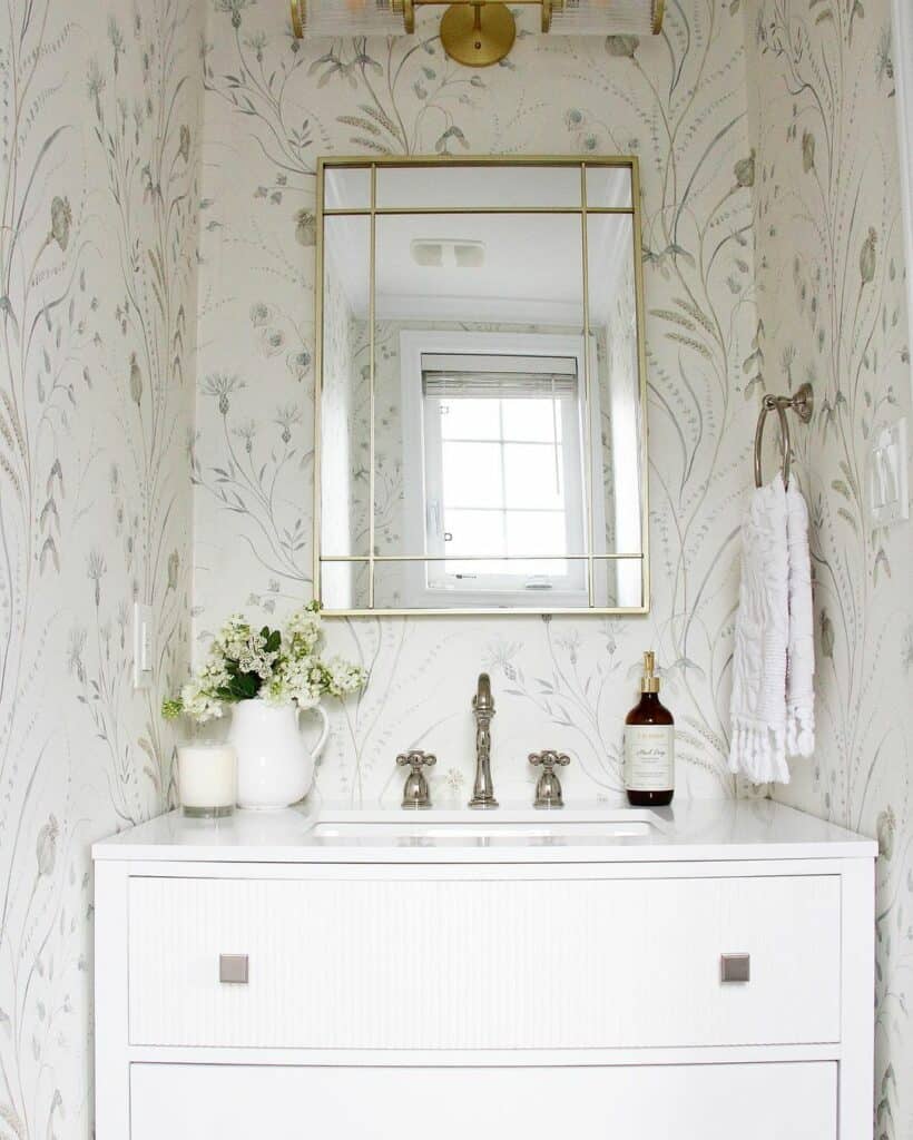 34 Fresh Powder Room Wallpaper Ideas to Transform your Space
