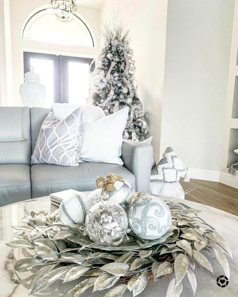 31 Spectacular Silver Centerpiece Ideas to Wow Your Guests