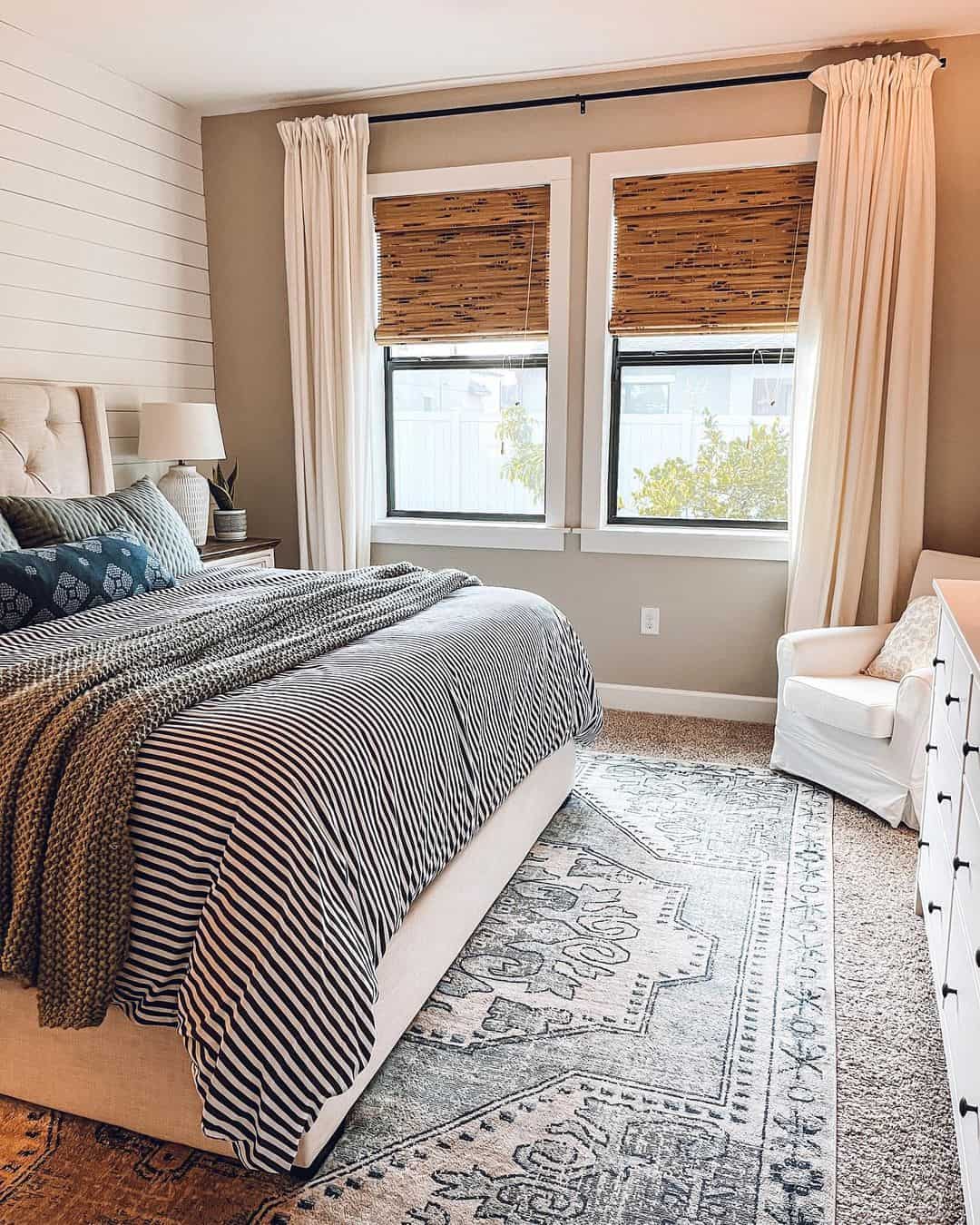 30 Delightful Bedroom Curtain Ideas To Transform Your Space