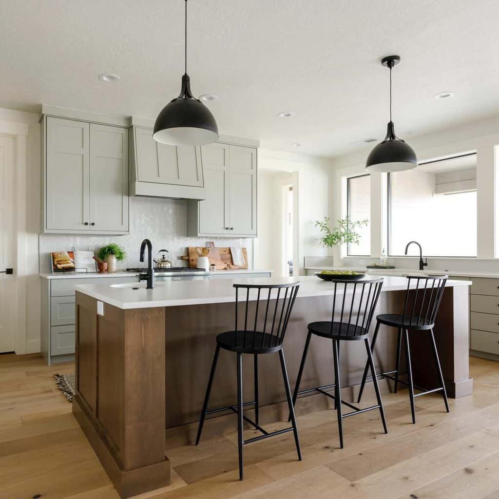 32 Farmhouse Kitchen Island Lighting to Brighten Any Kitchen