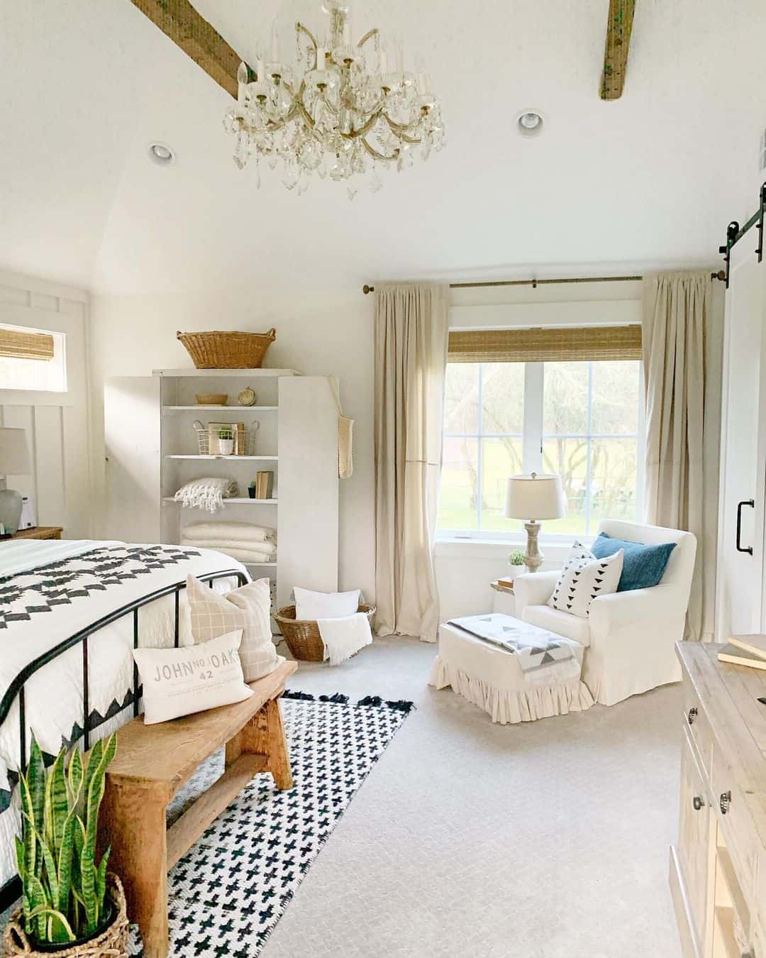 28 Warm Bedroom Carpet Ideas for a Comfortable Place To Unwind