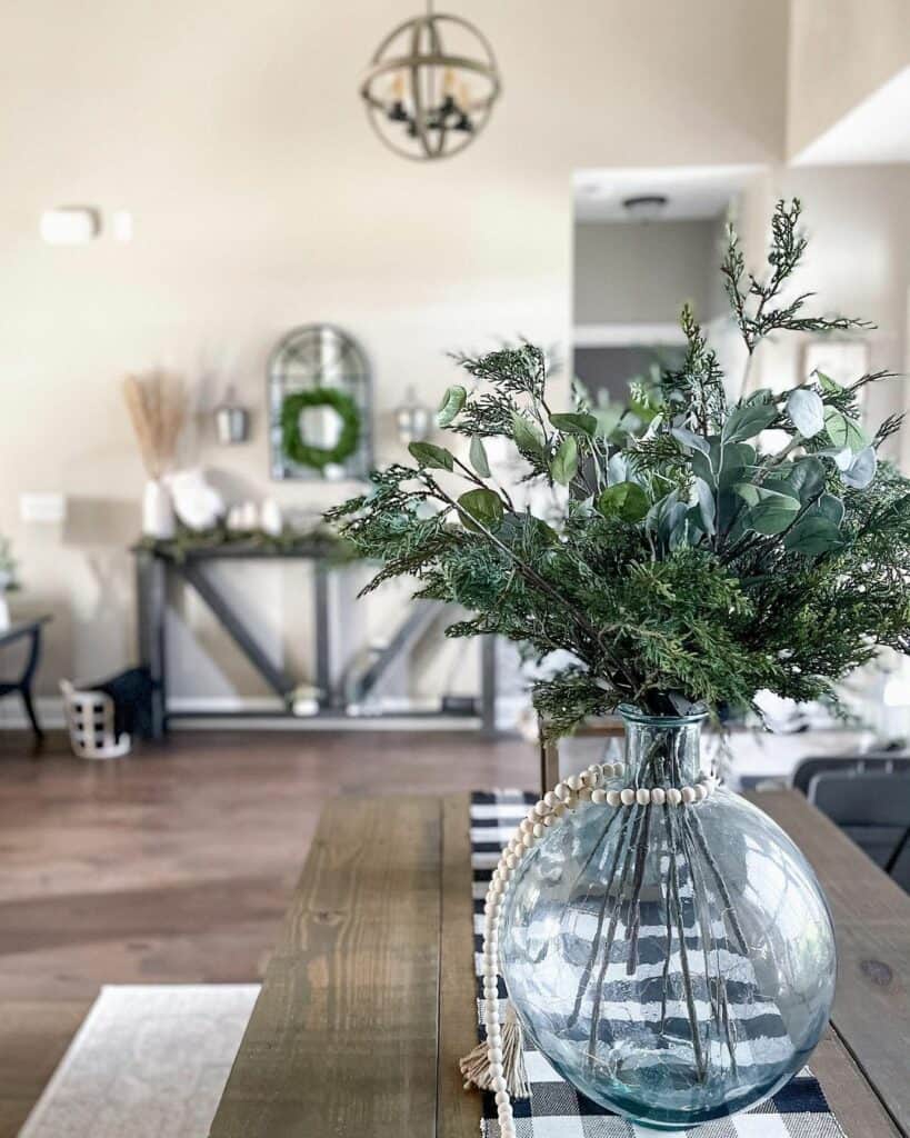 30 Gorgeous Examples of Clear Glass Vase Décor Ideas