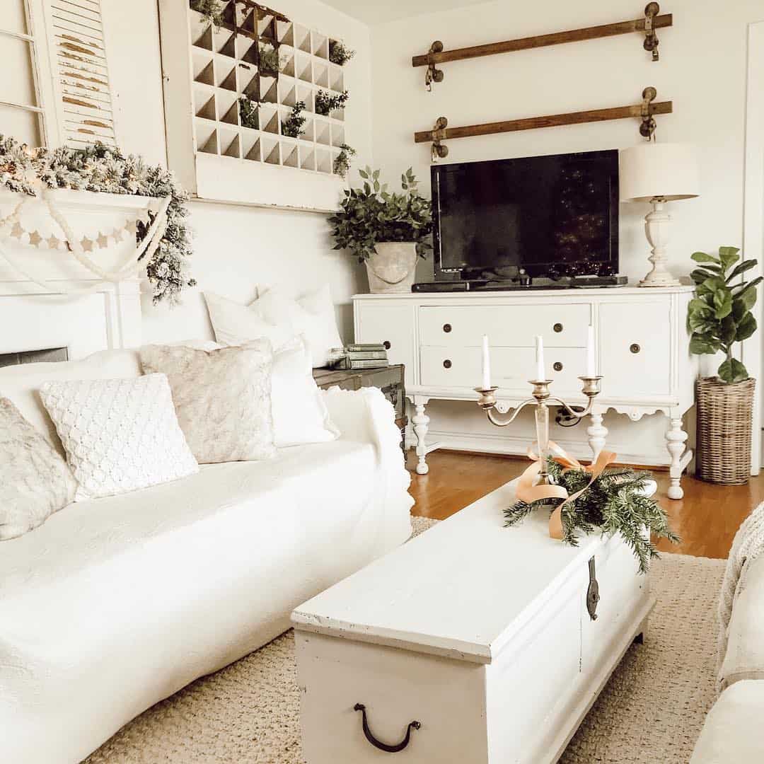 25 Diverse Styles of Coffee Tables for a Small Living Room