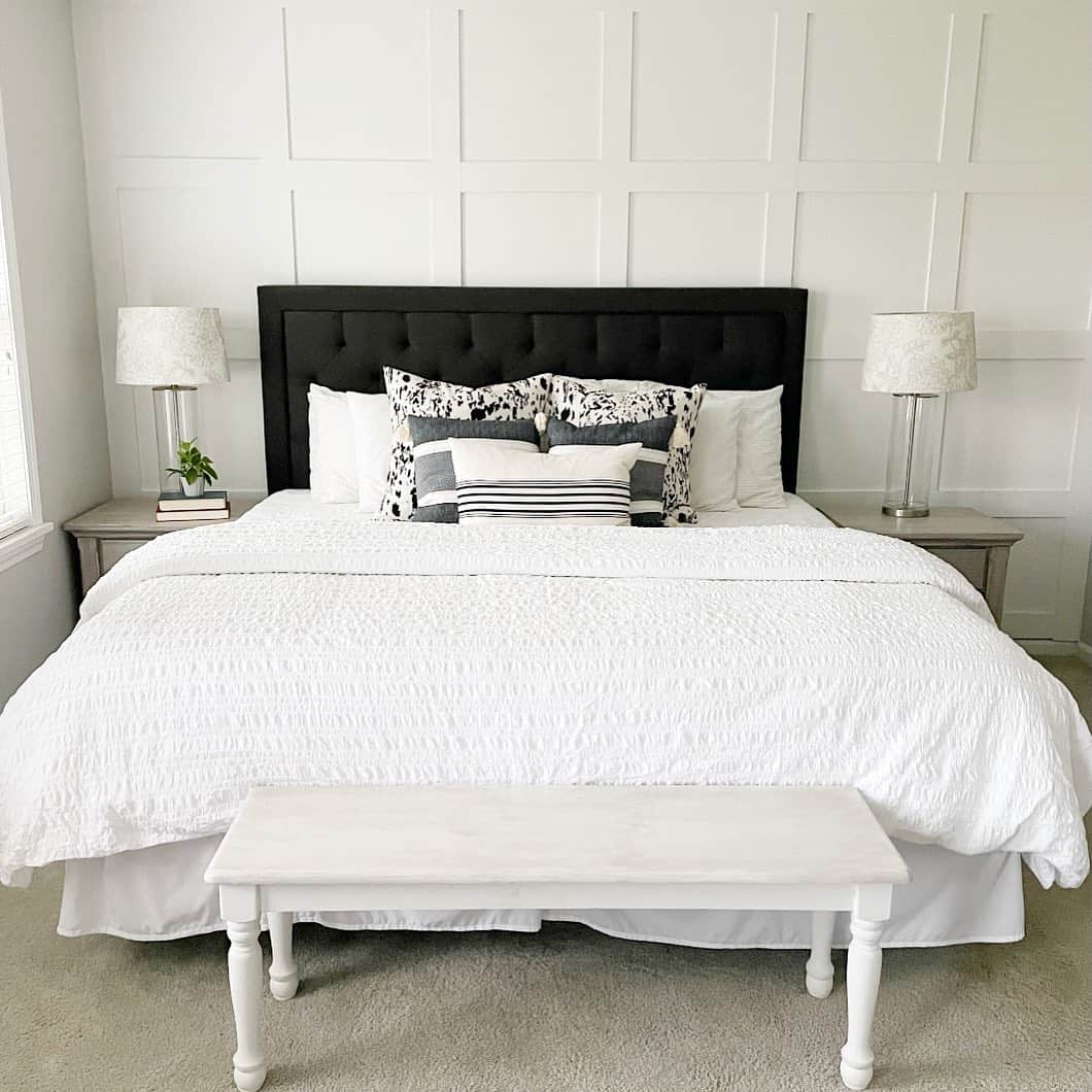 27 Black and White Bedroom Ideas That Are Cozy and Versatile