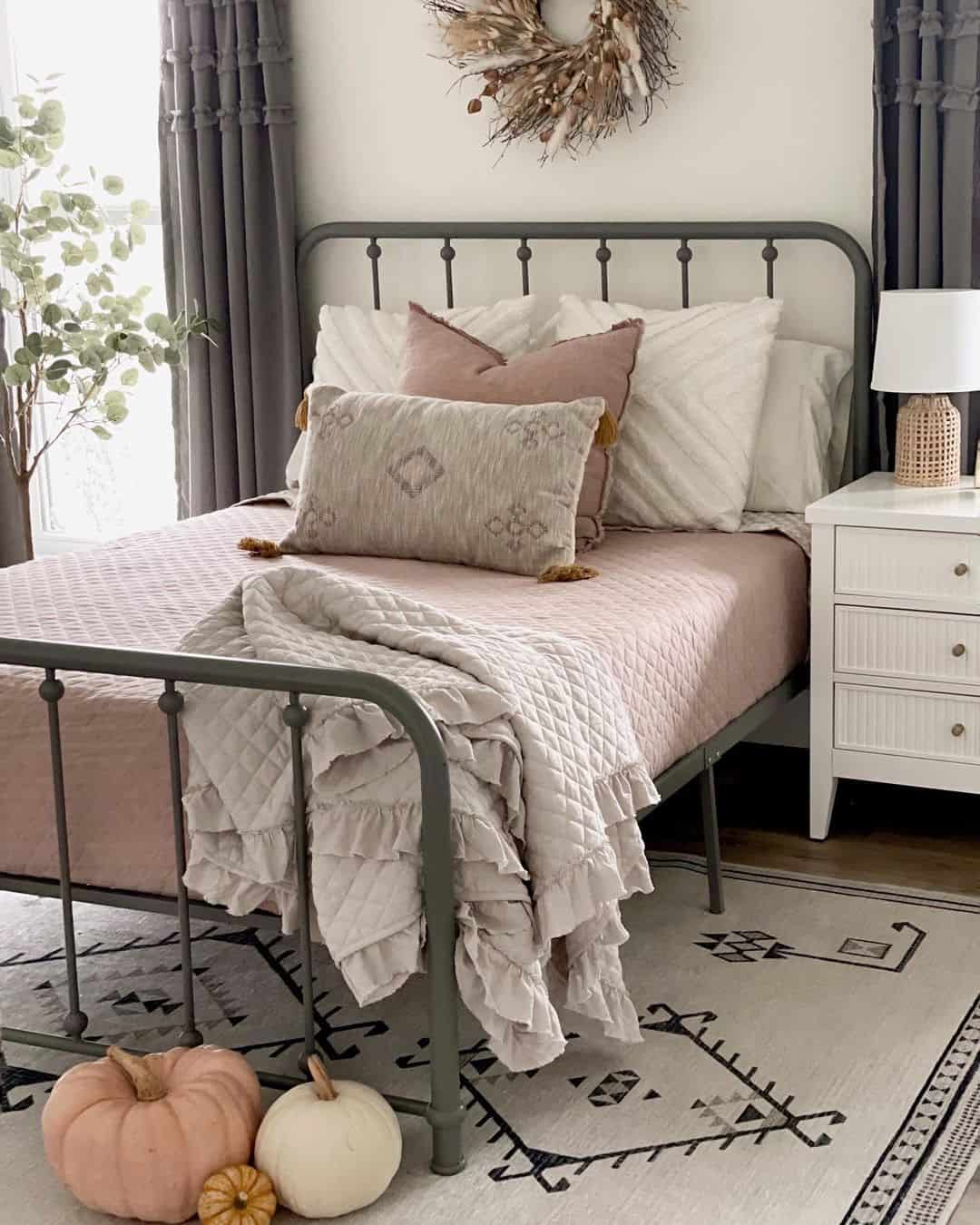 31 Bedroom Ideas for Women that are Comfy, Cozy, and Chic