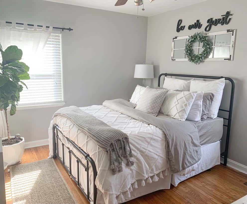 30 Grey and White Bedroom Ideas for Timeless Style