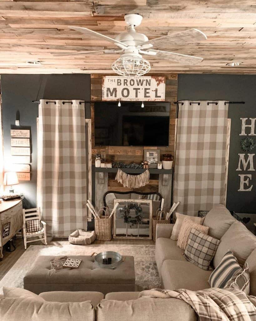 26 Inspiring Way to Use Plaid Curtains Throughout Your Home