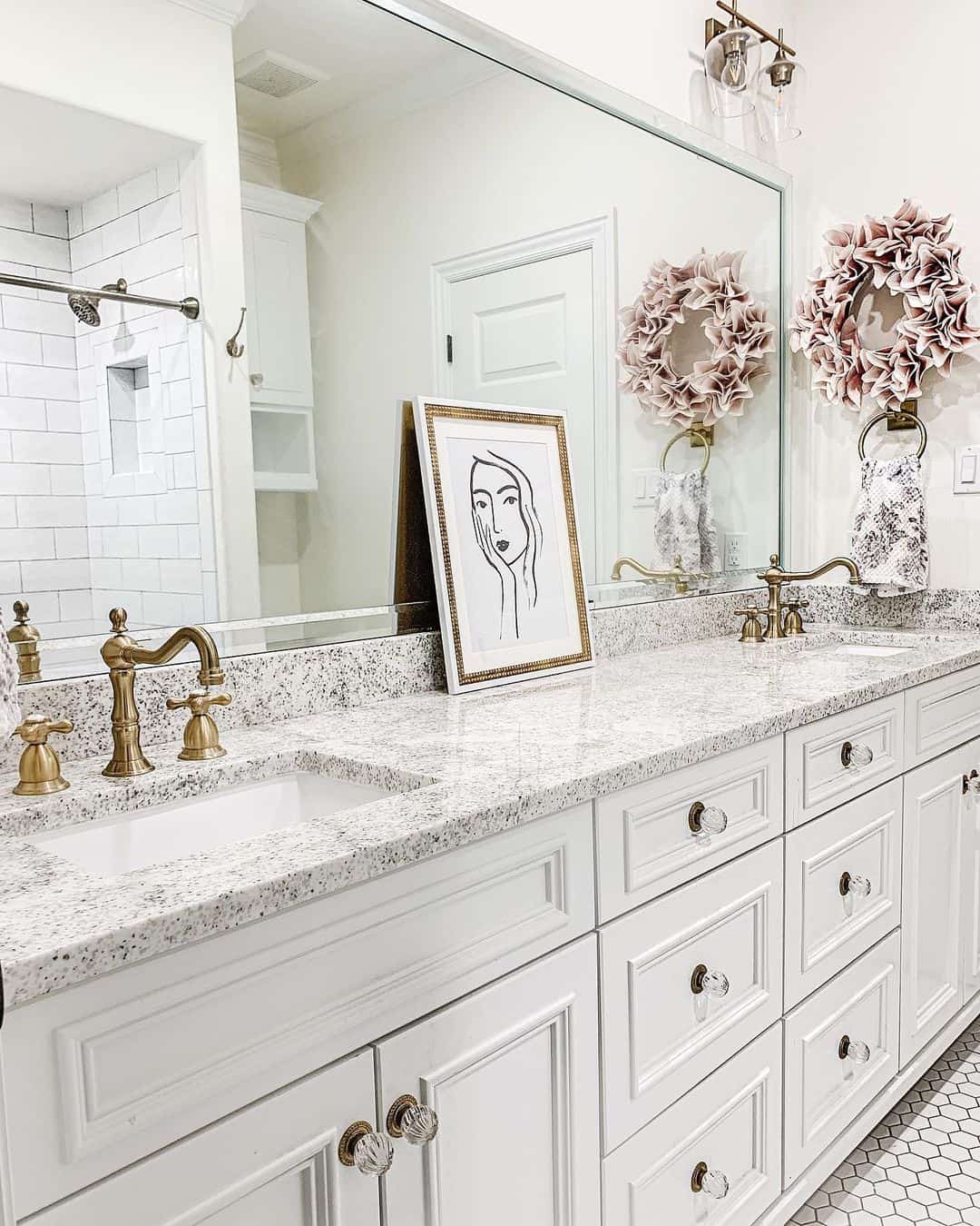 30 Bathroom Art Ideas to Turn Your Bathroom into an Escape