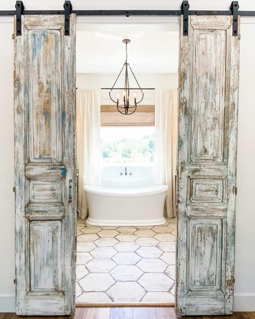 34 Stunning Bathroom Chandeliers for a Luxe Bathing Experience
