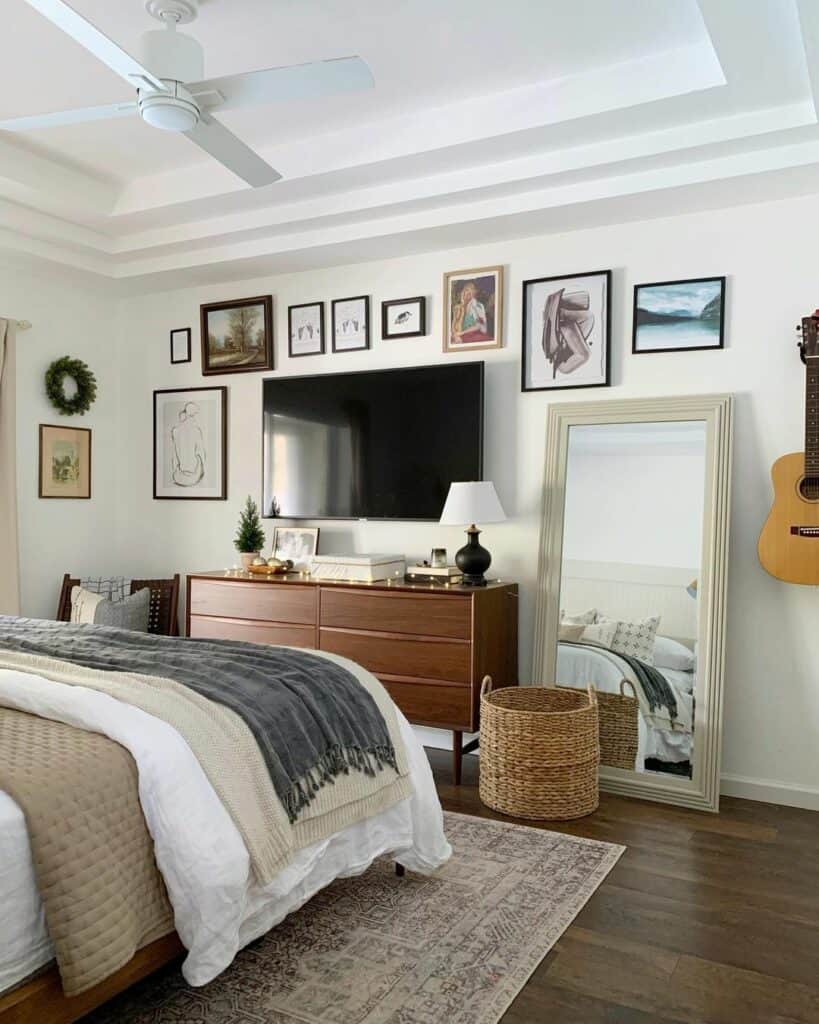 20 Bedroom TV Ideas That Will Enhance the Bedroom Aesthetic