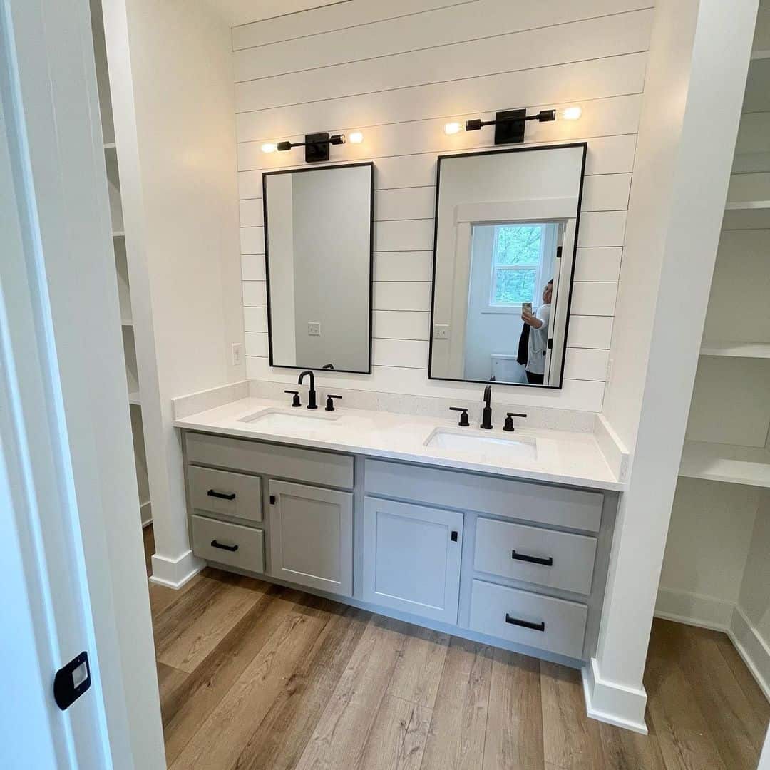30 Grey and White Bathroom Ideas That Work for Any Style
