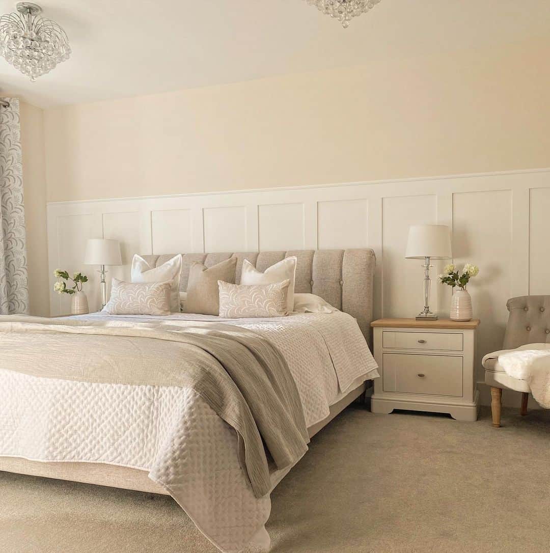 30 Bold Wainscoting Bedroom Ideas To Beautify Your Home