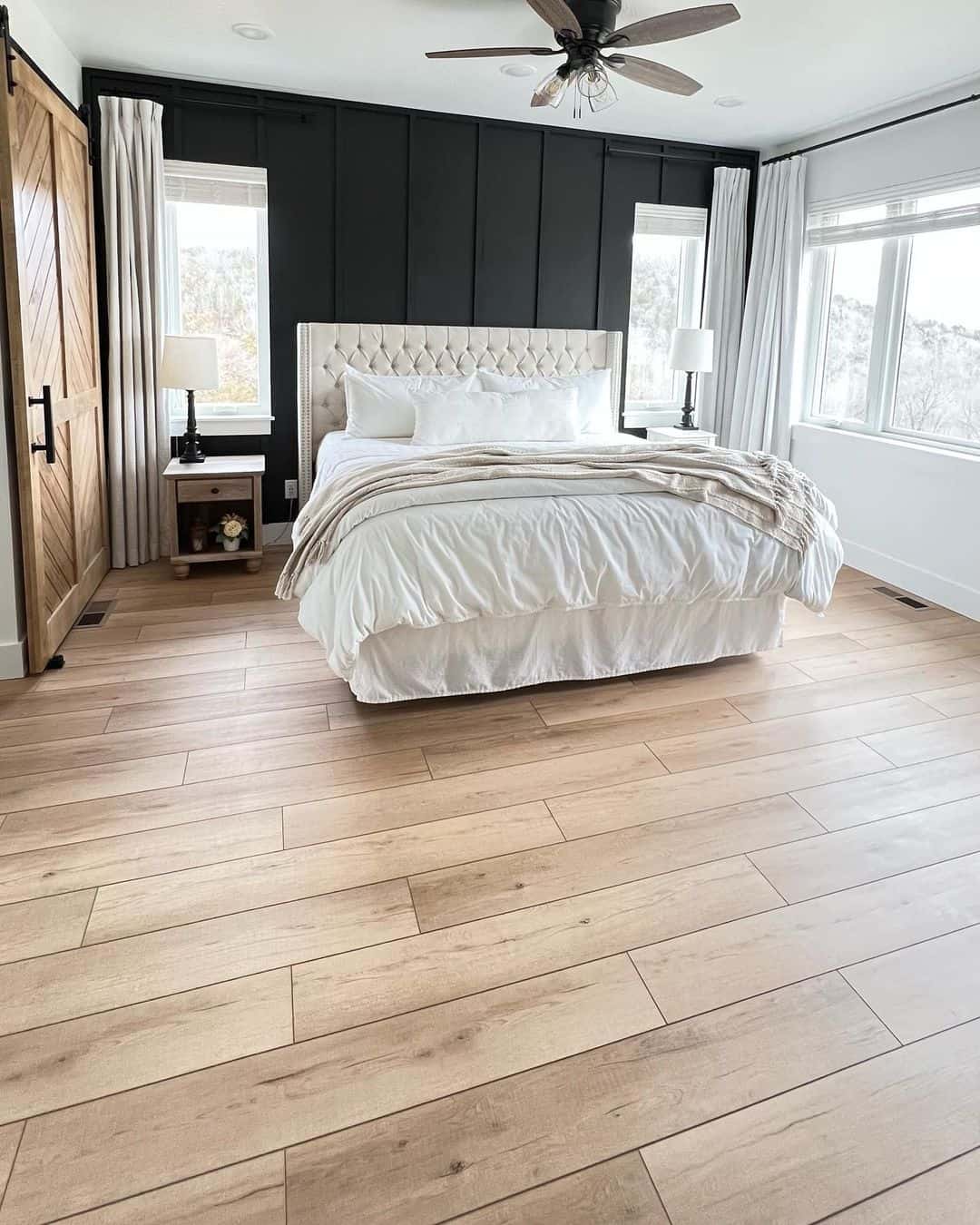 27 Black and White Bedroom Ideas That Are Cozy and Versatile