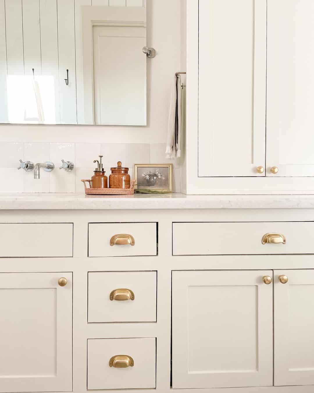 34 Off-White Kitchen Cabinets for a New Take on White