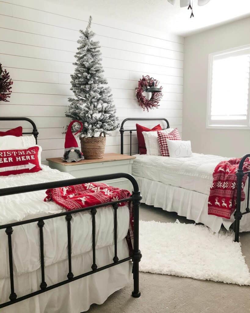 16 Arrangement Ideas for Two Beds in One Small Room