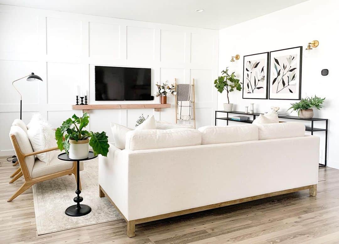 29 Comfortable Family Room Ideas With Tvs for All Ages