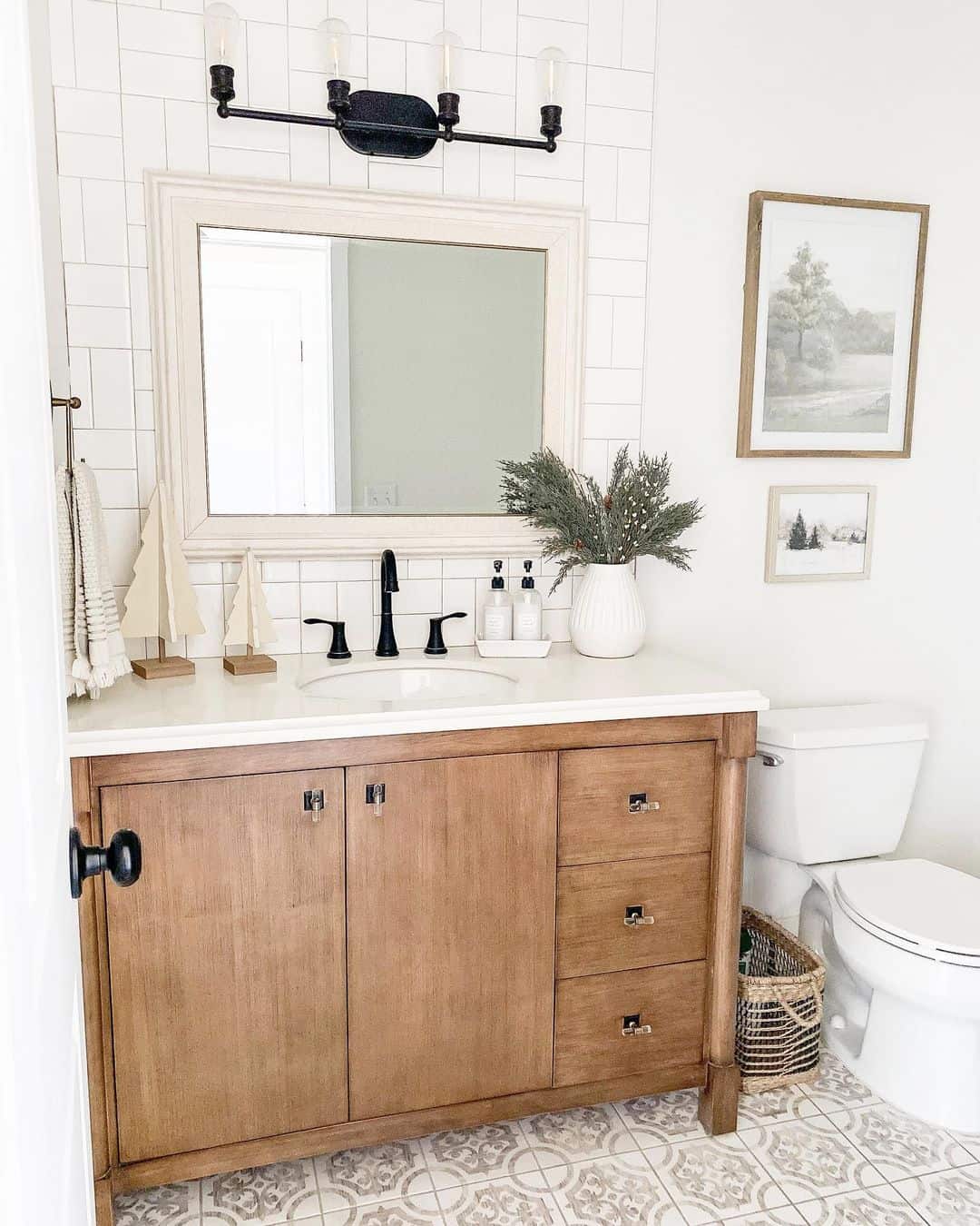 30 Bathroom Art Ideas to Turn Your Bathroom into an Escape