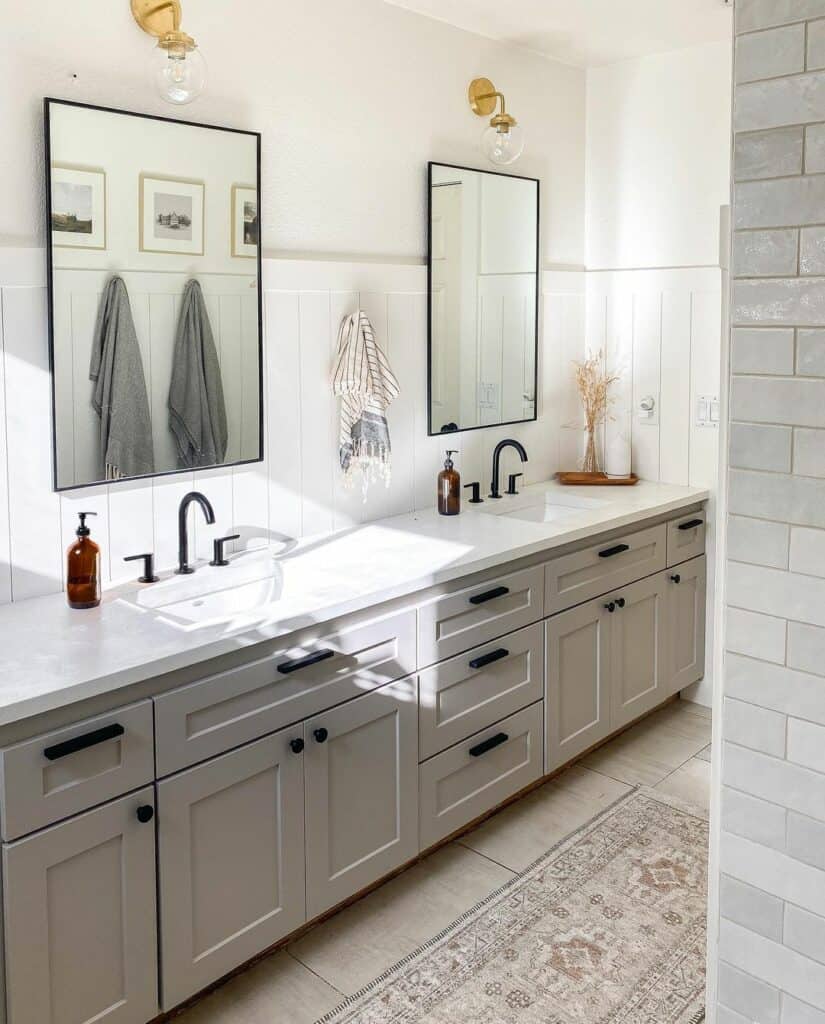 30 Grey and White Bathroom Ideas That Work for Any Style