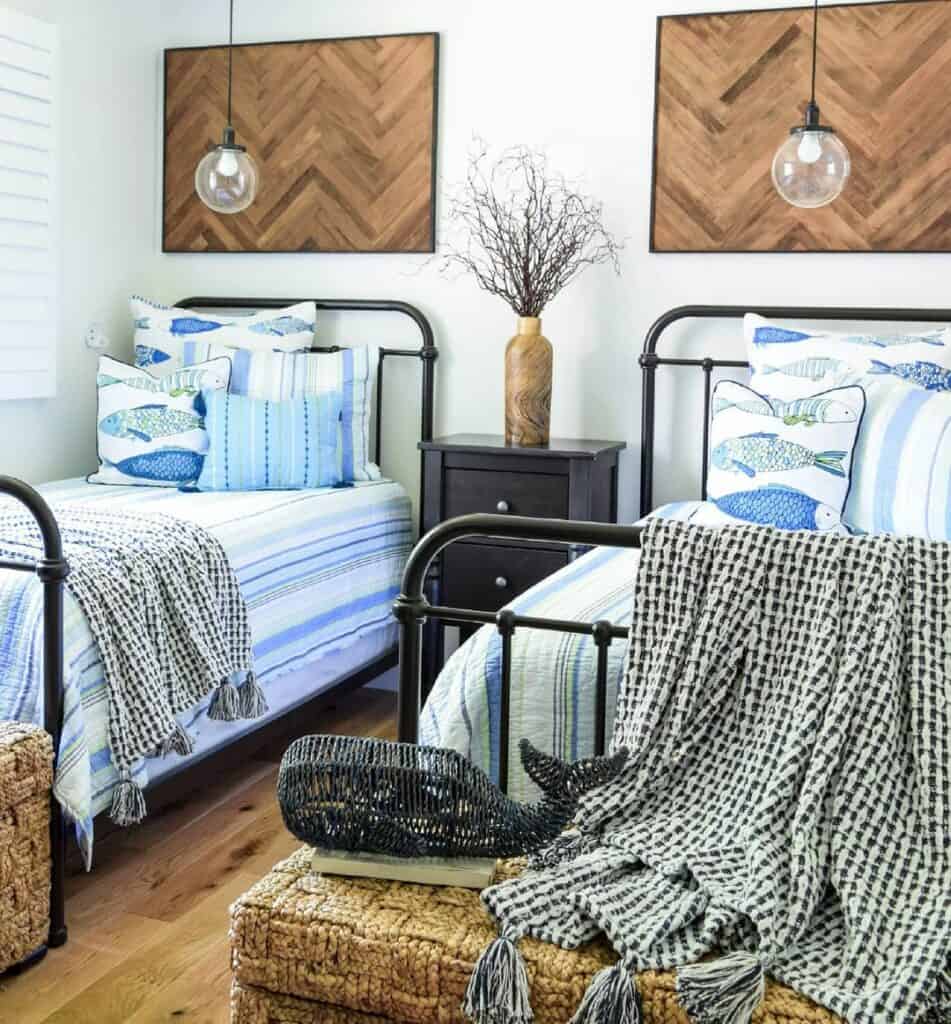 16 Arrangement Ideas for Two Beds in One Small Room