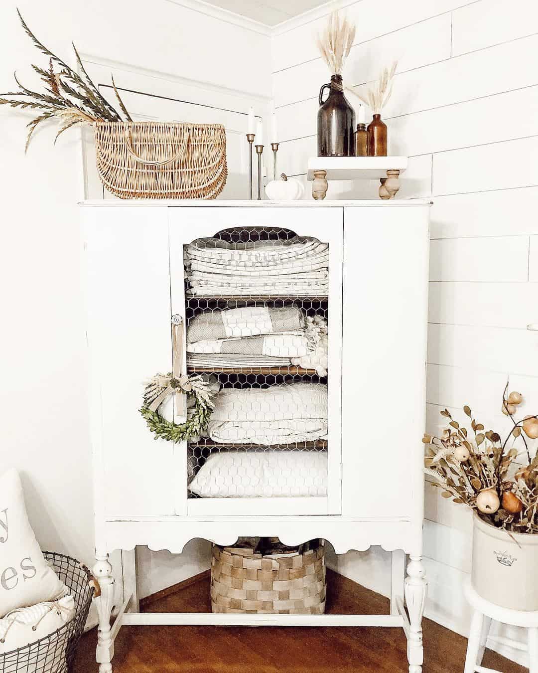 27 Blanket Storage Ideas That Will Elevate Your Comfort