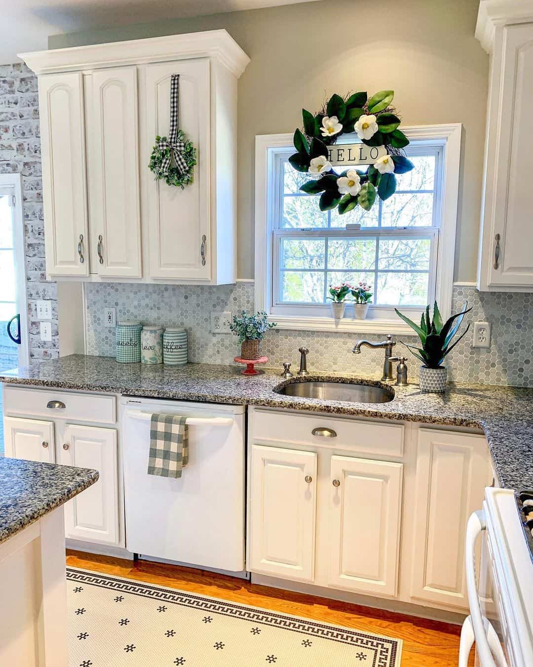 34 Off-White Kitchen Cabinets for a New Take on White