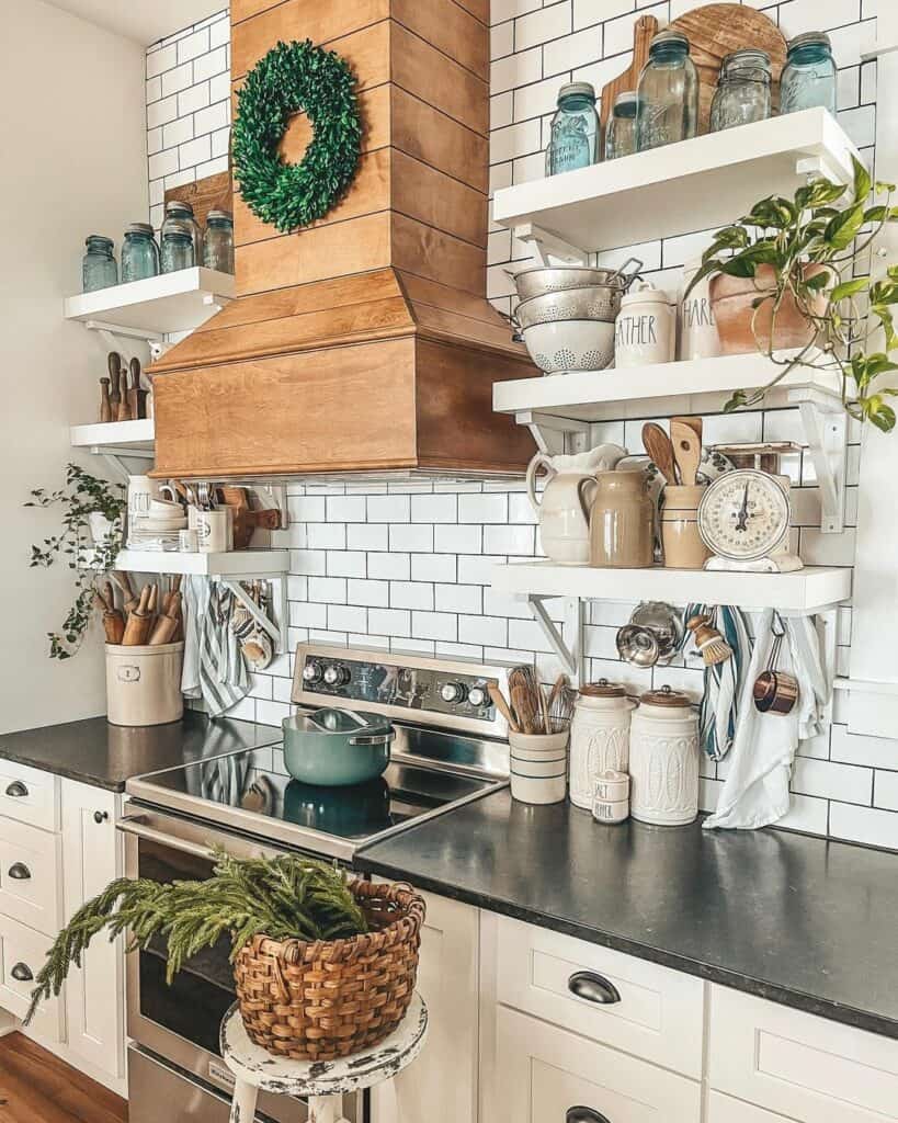 29 Black and White Farmhouse Kitchen Ideas for Your Home