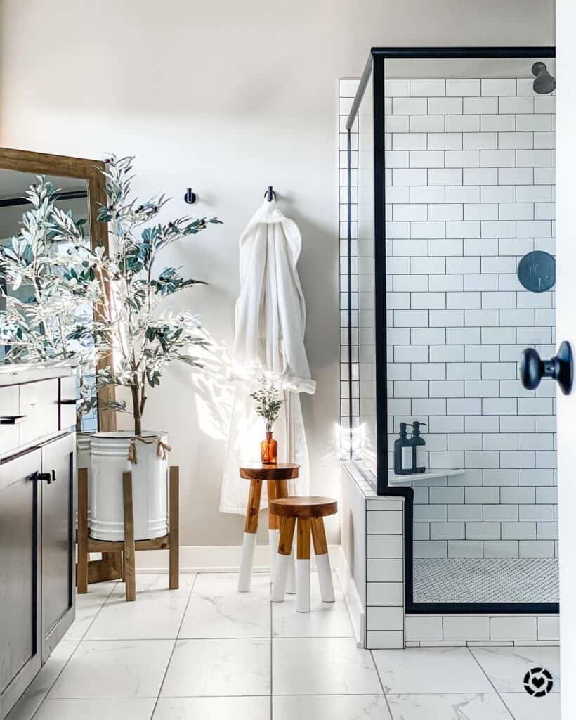 22 Luxurious Doorless Shower Ideas to Install in Your Bathroom