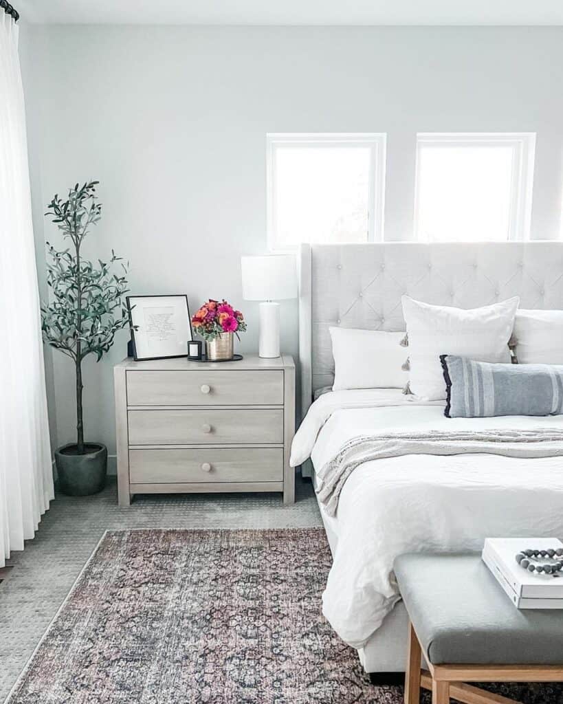 30 Grey and White Bedroom Ideas for Timeless Style