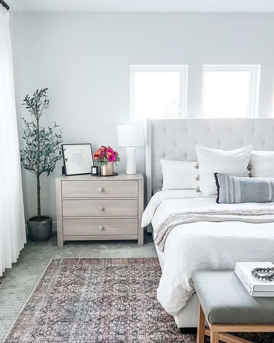 30 Grey and White Bedroom Ideas for Timeless Style