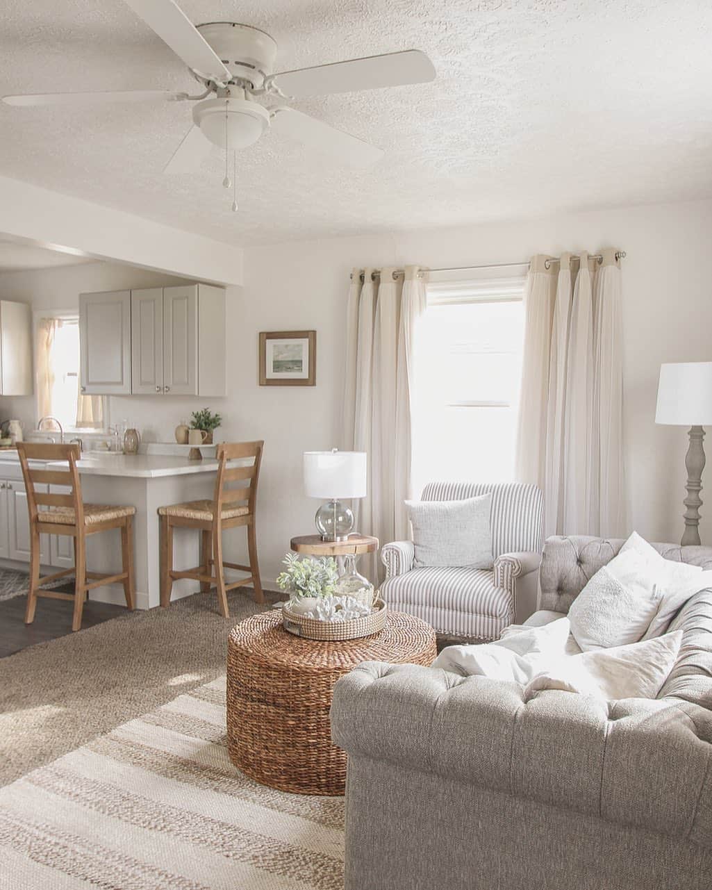 25 Diverse Styles of Coffee Tables for a Small Living Room