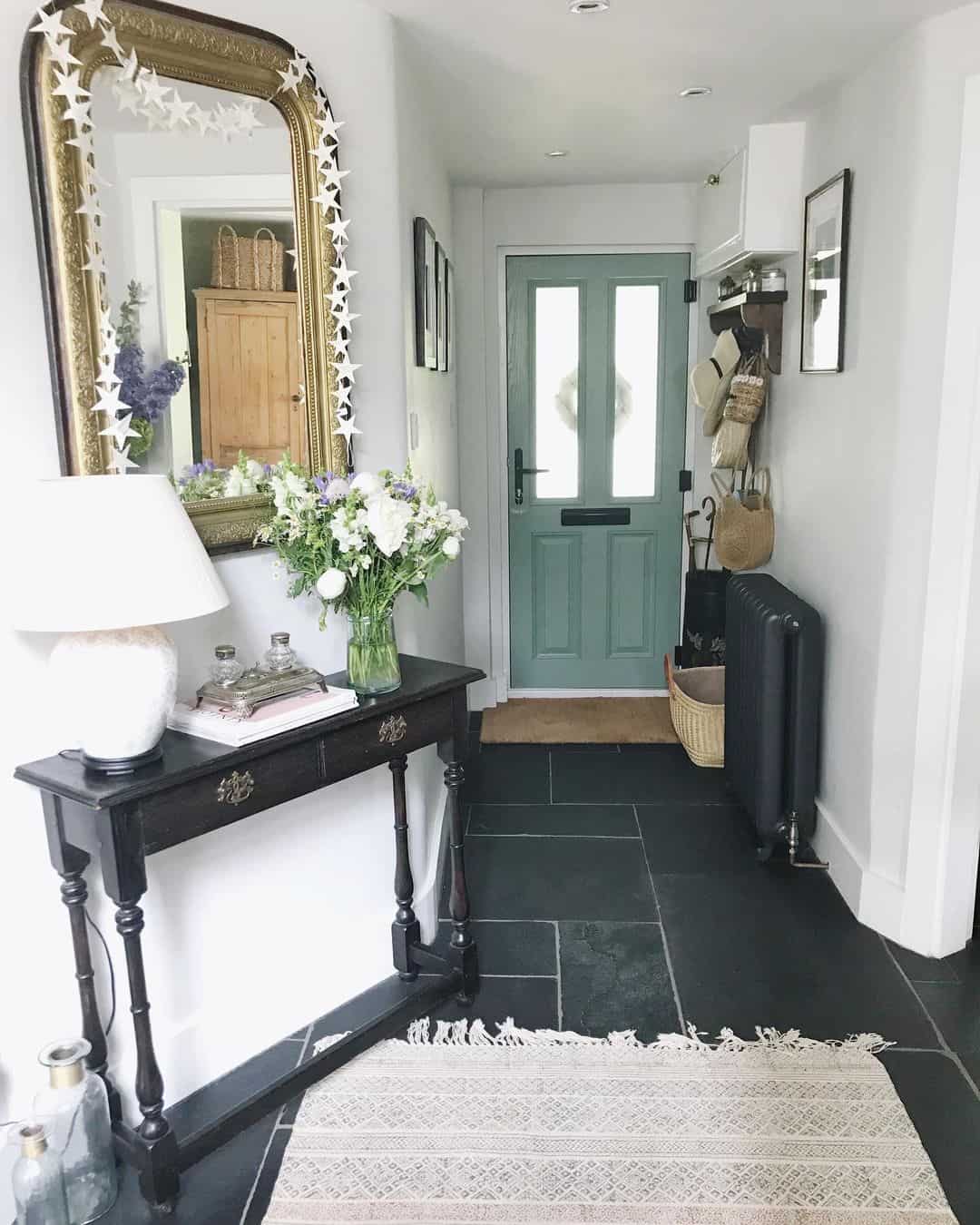 Picture of 30 Gorgeous Flooring Ideas for Entryways of All Styles