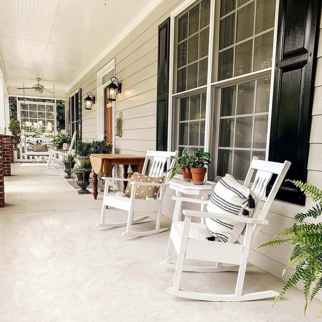 22 Charming Rustic Farmhouse Front Porch Décor Ideas