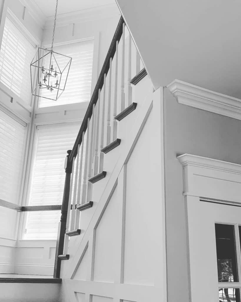 23 Staircase Chandelier Inspirations To Transform Your Home