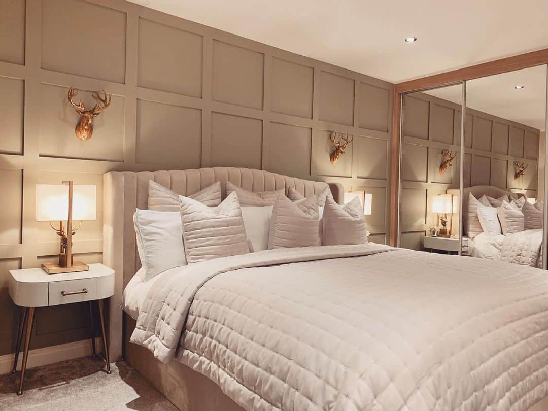 30 Bold Wainscoting Bedroom Ideas To Beautify Your Home