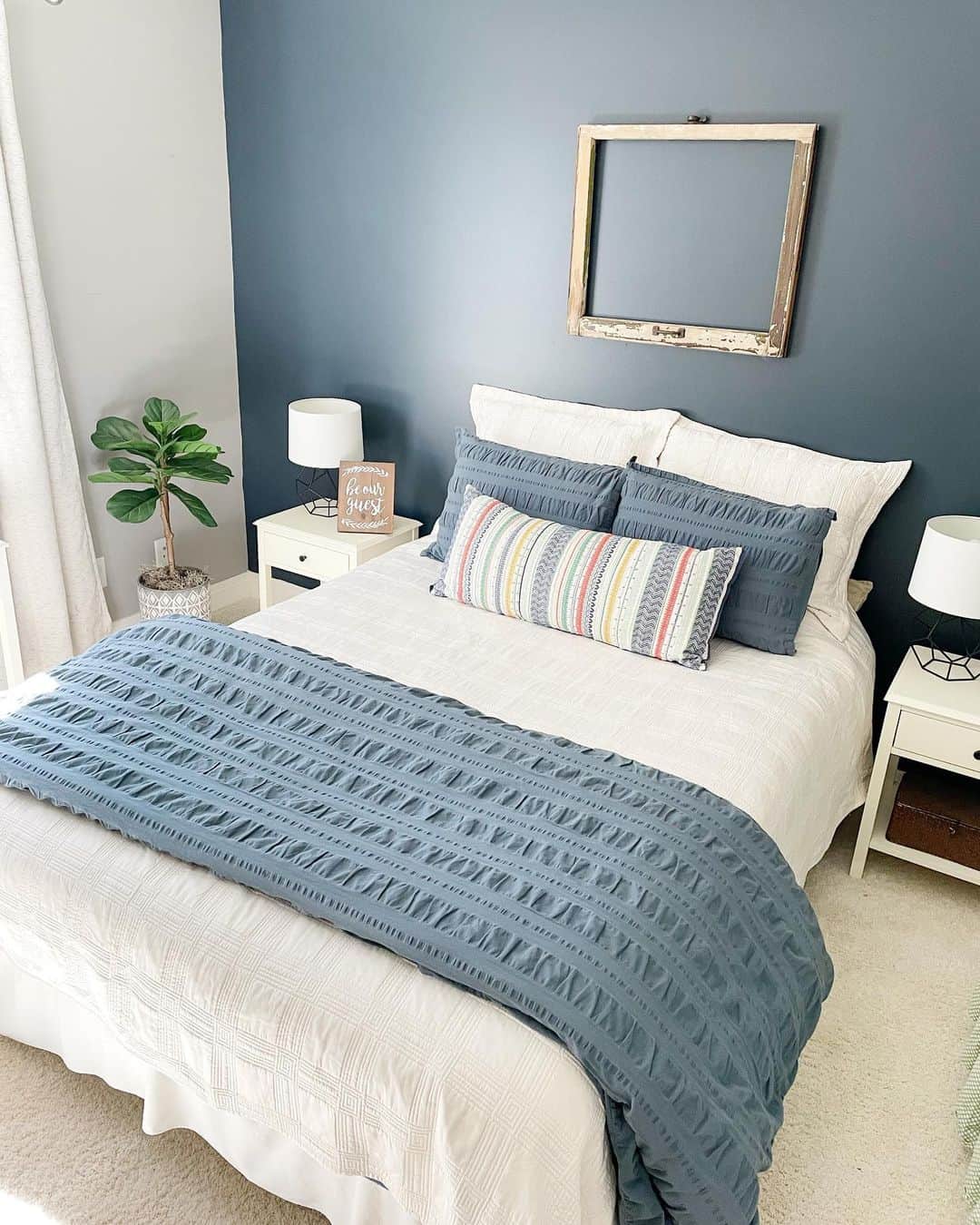 25 No Headboard Ideas for A Versatile and Modern Bedroom