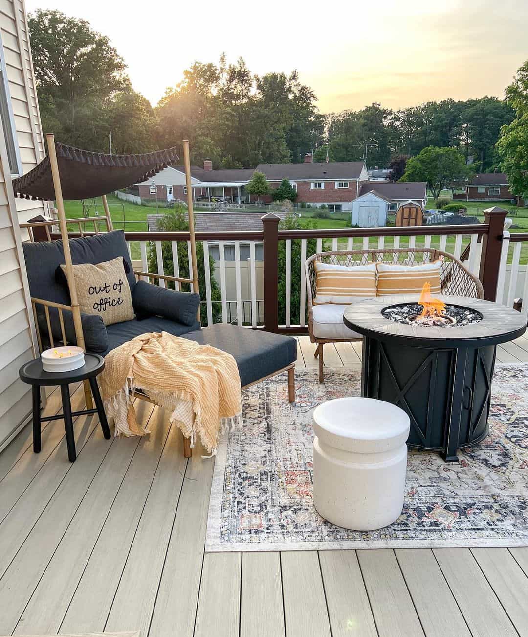 29 Deck Decorating Ideas For The Ultimate Backyard Oasis