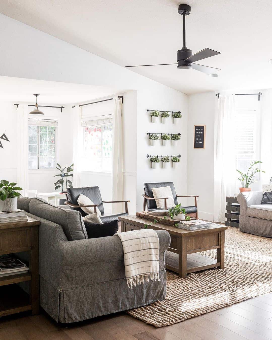 34 Stylish Dark Grey Couch Living Room Ideas