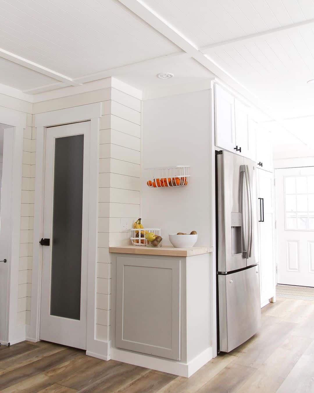 29 Ceiling Trim Ideas that Make a Statement