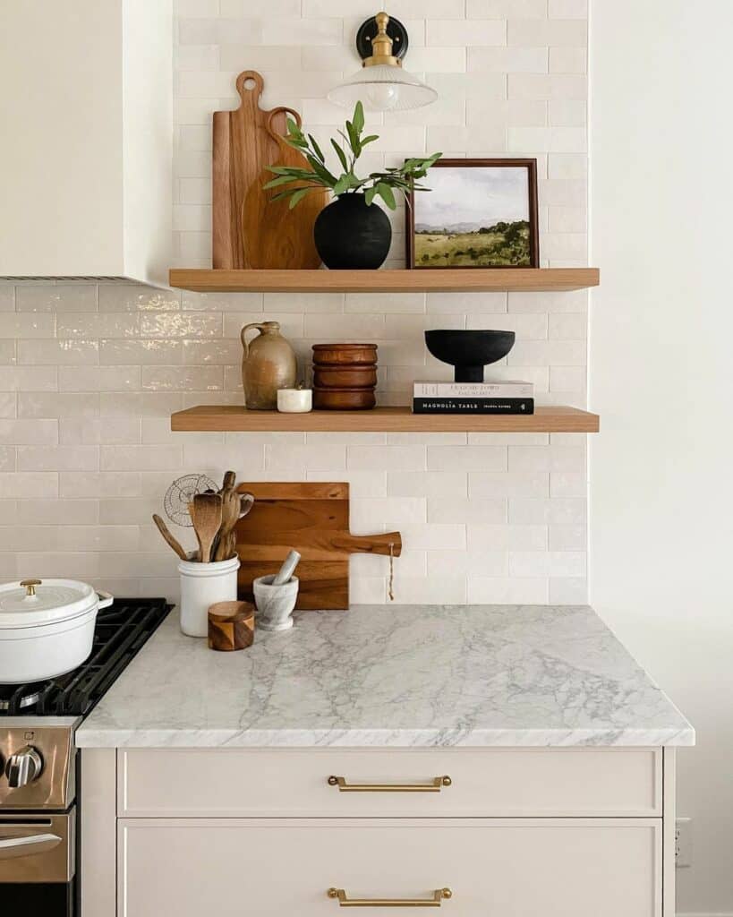 30 Elegant Kitchen Shelf Décor Ideas for a Farmhouse Look