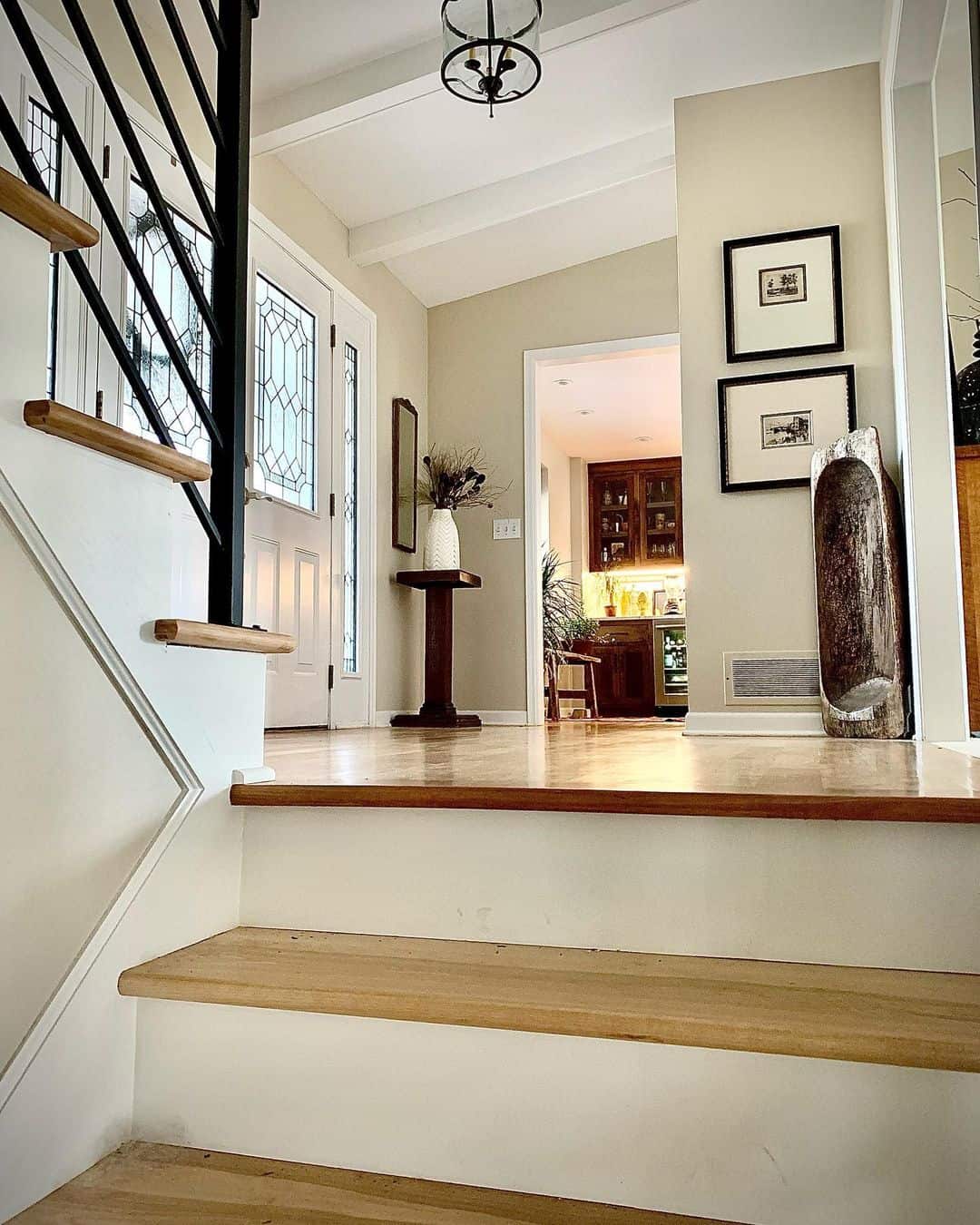 30 Exquisite Stairwell Décor Ideas to Upgrade Your Stairs