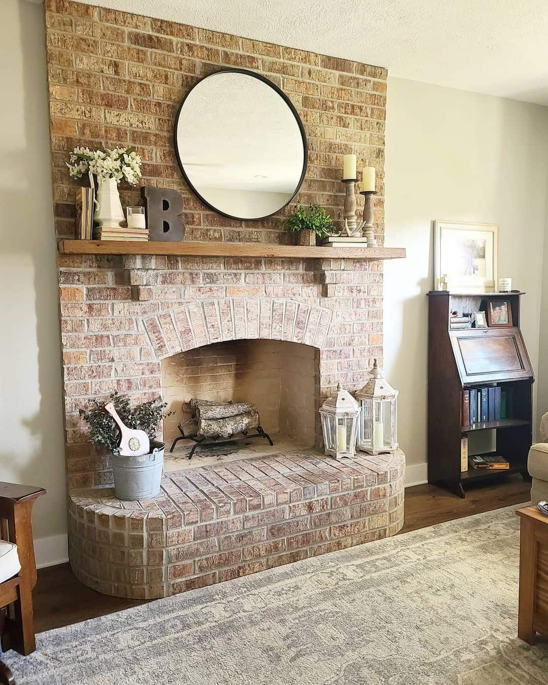 Creative Mantels for Brick Fireplaces: Ideas to Elevate Your Home
