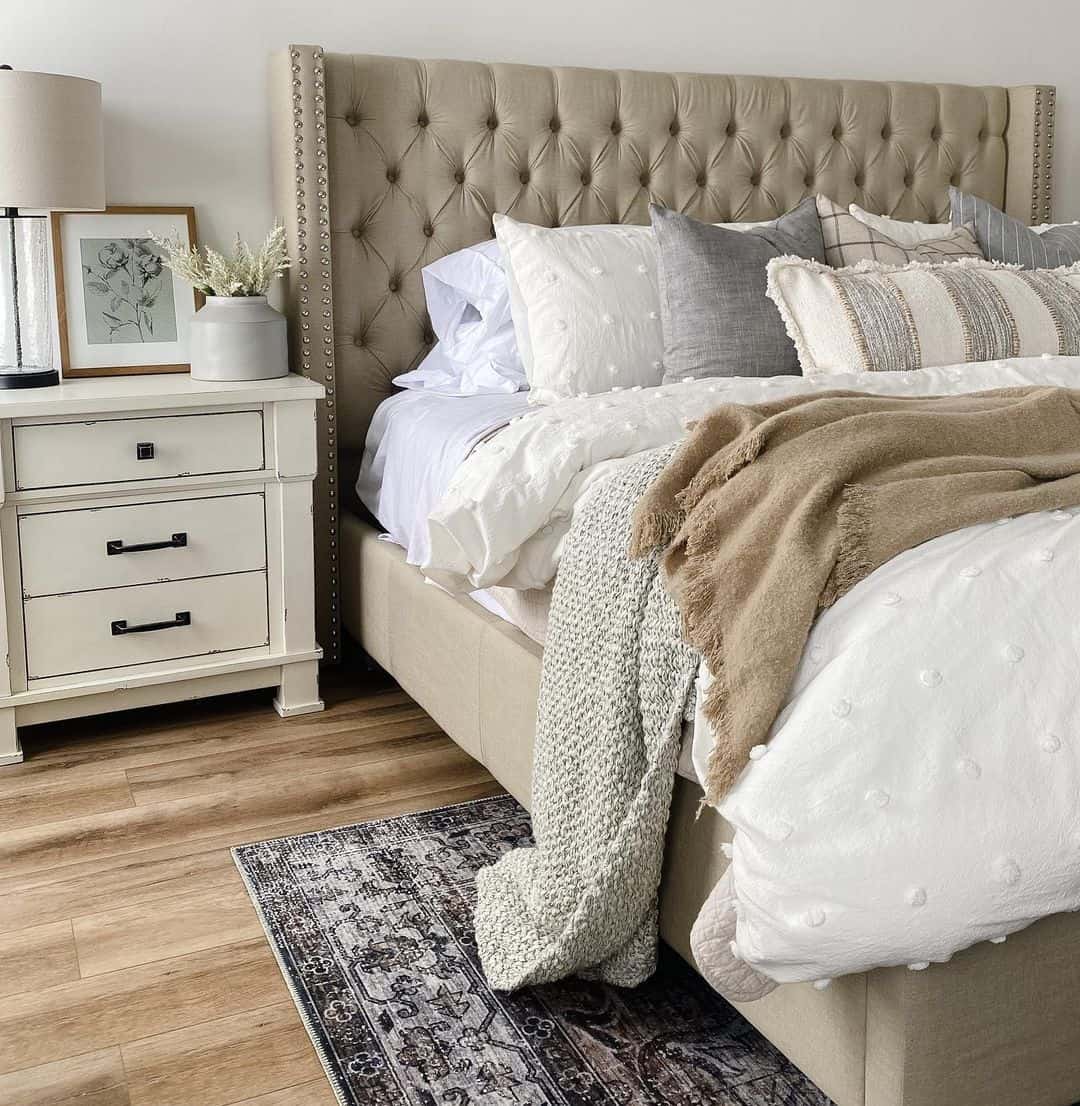 28 Beautiful Beige And Grey Bedroom Ideas
