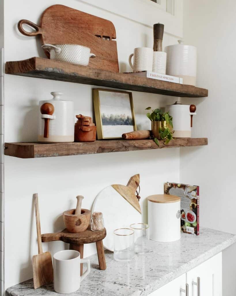 30 Elegant Kitchen Shelf Décor Ideas for a Farmhouse Look