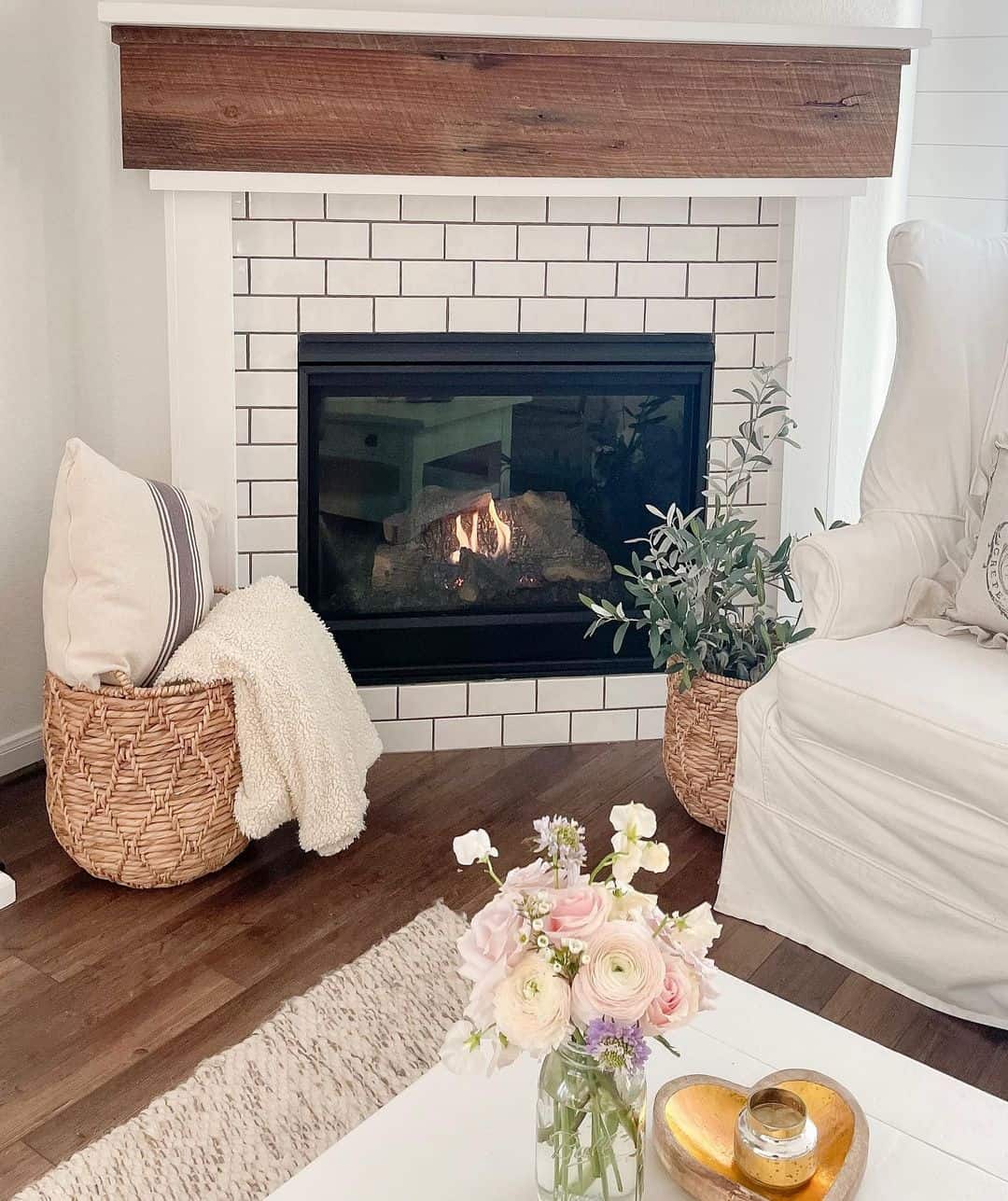36 Modern Fireplace Ideas That Will Spruce up Your Home
