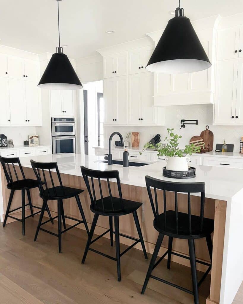 35 Impressive Ways to Style Two Pendant Lights Over a Kitchen Island